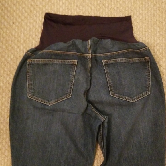 Old Navy Maternity Jeans - Picture 5 of 8